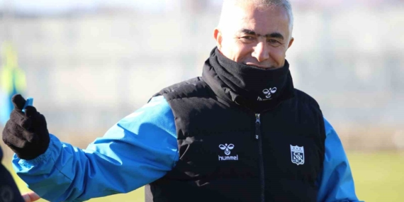 Mehmet Altıparmak: “Transfer dedikodularına inanmayın”