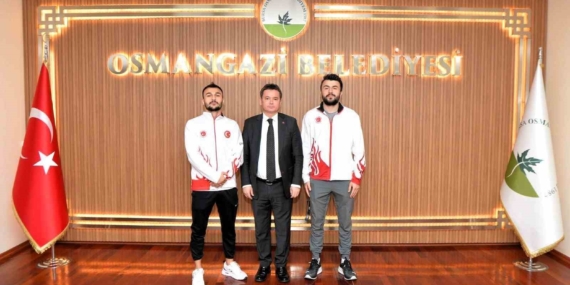 Başkan Aydın tarihi başarı yakalayan kardeşleri ağırladı