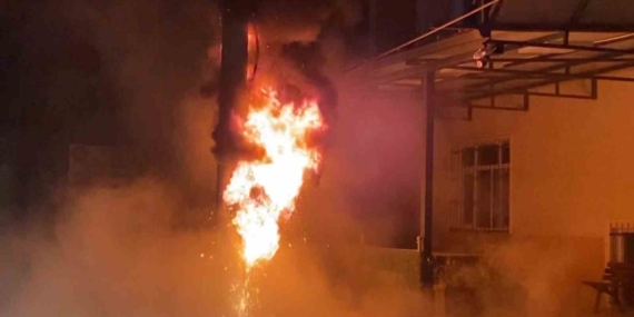 Cemevinde korku dolu anlar: Elektrik panosu patladı