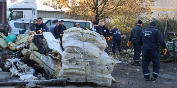 Kartepe’deki sanayi bölgesinden 125 ton atık toplandı