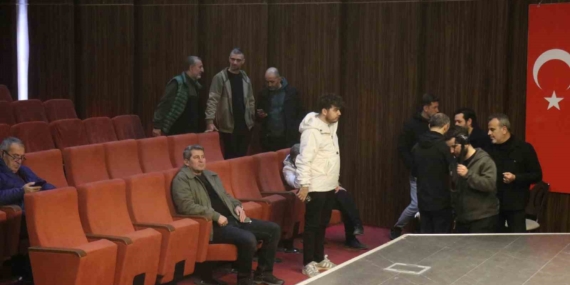 Sakaryaspor’da çoğunluk sağlanmadı, kongre ertelendi