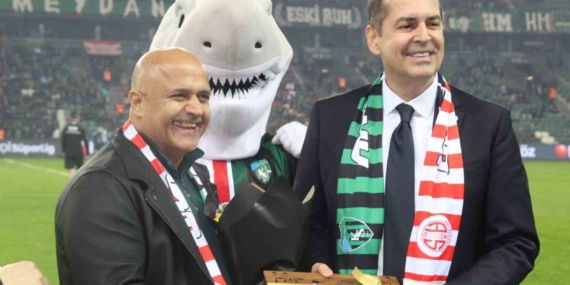 Kocaelispor ve Antalyaspor başkanlarından dostluk mesajı