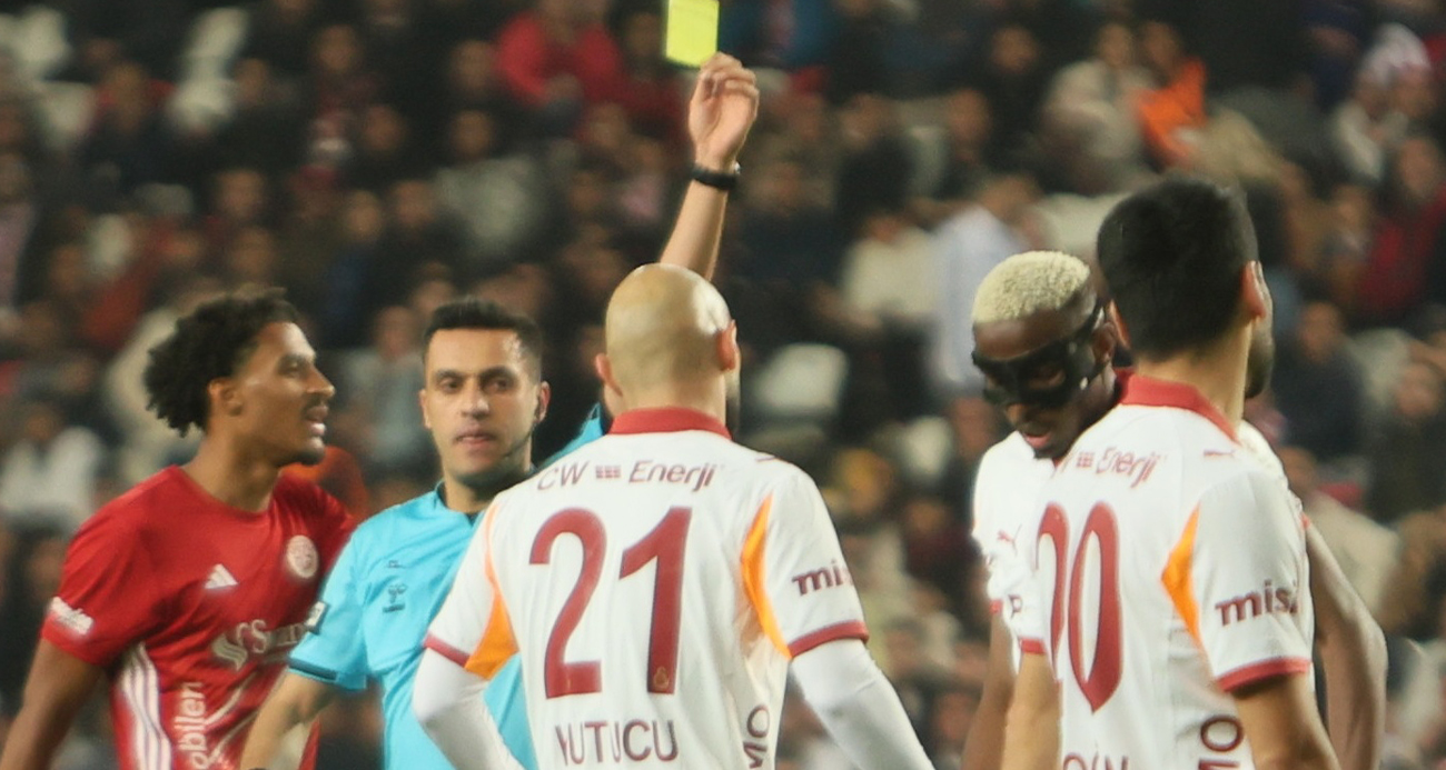 Victor Osimhen cezalı duruma düştü