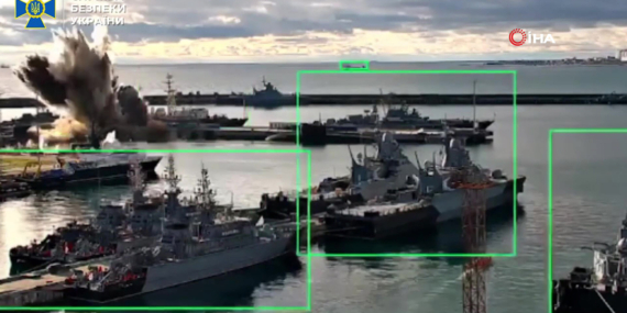 Ukrayna, Rusya’ya ait denizaltıyı vurdu