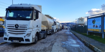 Safiport önünde saatler süren çile (2)