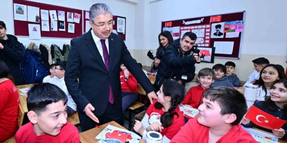 Vali Yılmaz, öğrenciler ve öğretmenlerle buluştu