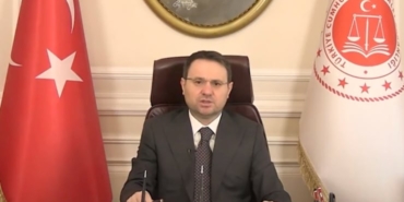 Adalet-Bakani-Gurlek8217ten-yargi-calisanlarina-yeni-vaatler-featured