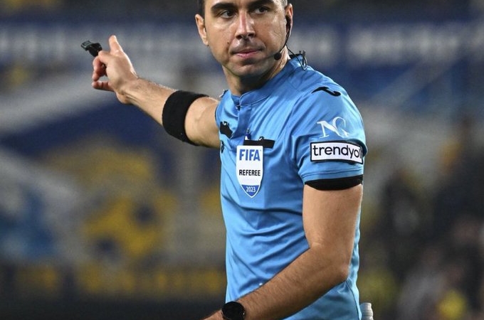 Arda Kardeşler, hakemliği bıraktı