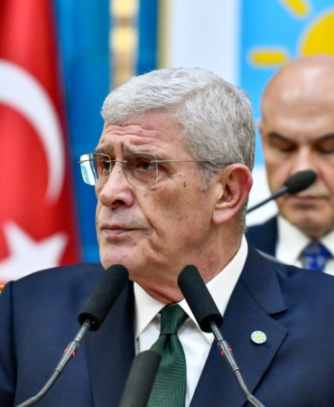 Dervişoğlu Çok Seviyorsan İmralı’ya Git, Yakasına Rozeti Tak