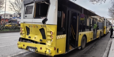 Fatih8217te-IETT-Otobusleri-Birbirine-Girdi-3-Aracta-Hasar-Var-featured