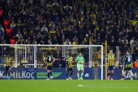 UEFA AVRUPA LİGİ: FENERBAHÇE: 0 - NOTTİNGHAM FOREST: 3 (MAÇ SONUCU)