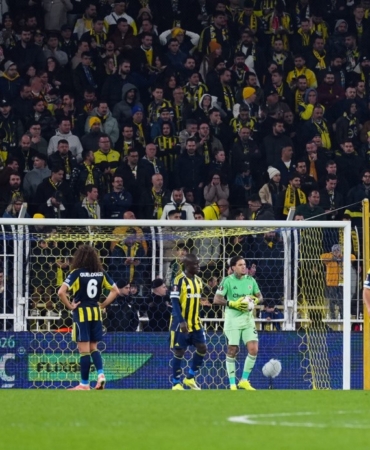 UEFA AVRUPA LİGİ: FENERBAHÇE: 0 - NOTTİNGHAM FOREST: 3 (MAÇ SONUCU)