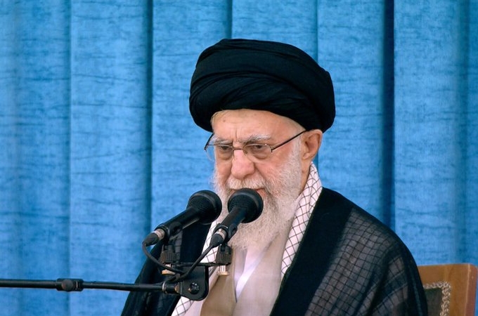 Hamaney Tahran’dan Tahliye Edildi! İsrail Saldırısı Öncesi Güvenli Bölgeye Götürüldü