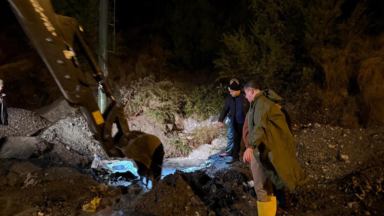 Hatay Dörtyol’da heyelan: Ev ve otomobil zarar gördü