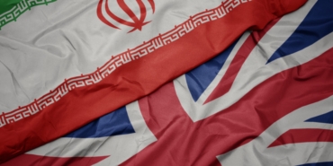 İngiltere, Tahran Büyükelçiliği’ni Tahliye Ediyor