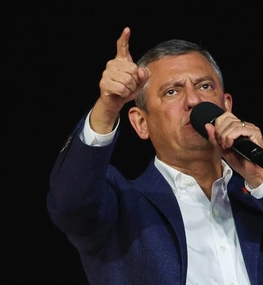 Ozgur-Ozel-Anketlerde-kim-ondeyse-adayimiz-o-olacak-featured