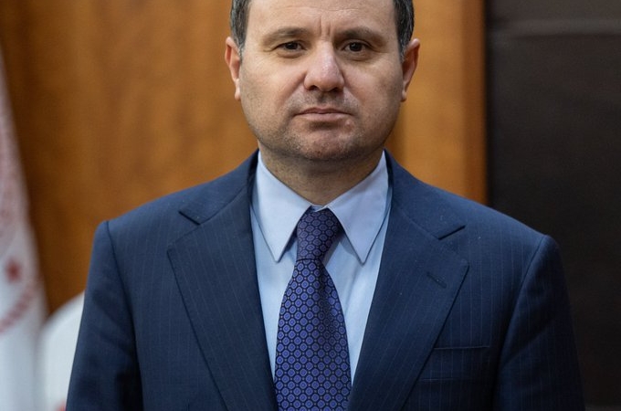 Sosyal Medyada Anonimlik Dönemi Bitiyor Bakan Gürlek’ten T.C. Kimlik Zorunluluğu Açıklaması!