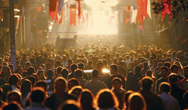 Turkiye-AB-Ortalamasindan-105-Yas-Daha-Genc-Cikti-featured