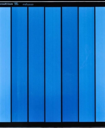 Veri-Depolamada-Devrim-Bu-Cam-Kare-10-Bin-Yil-Bozulmuyor-featured