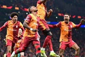 ASLAN LIVERPOOL’U PARÇALADI Cehennemden Çıkış Yok!