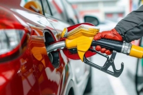 Akaryakıtta Tarihi Zam! Motorin 70 TL Sınırını Geçiyor