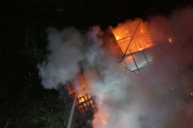 Alevler Ahşap Evi Esir Aldı, İçerideki Yaşlı Adam Kurtarılamadı!