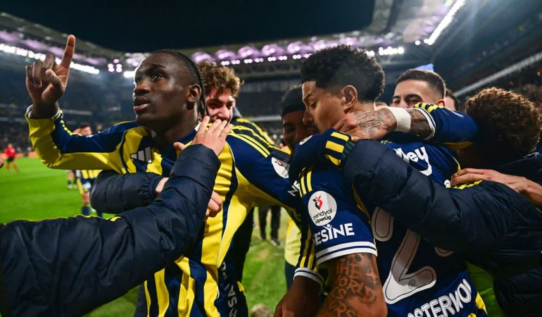 Fenerbahçe 90+5’te Geri Döndü