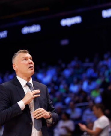 Fenerbahçe Beko’da Saras Alarmı! Jasikevičius Dubai’de Mahsur Kaldı, Yönetim Devreye Girdi