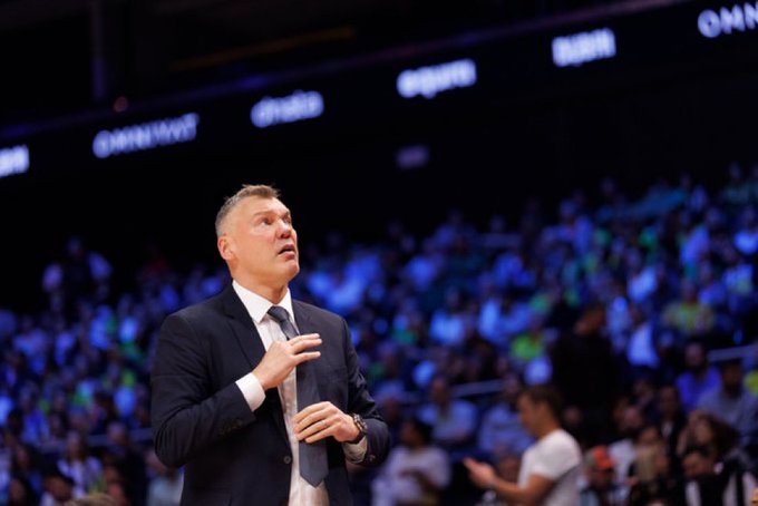 Fenerbahçe Beko’da Saras Alarmı! Jasikevičius Dubai’de Mahsur Kaldı, Yönetim Devreye Girdi