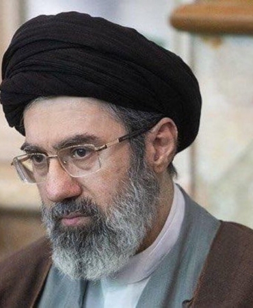 İRAN'DA YENİ DÖNEM Mücteba Hamaney Dini Lider Seçildi!