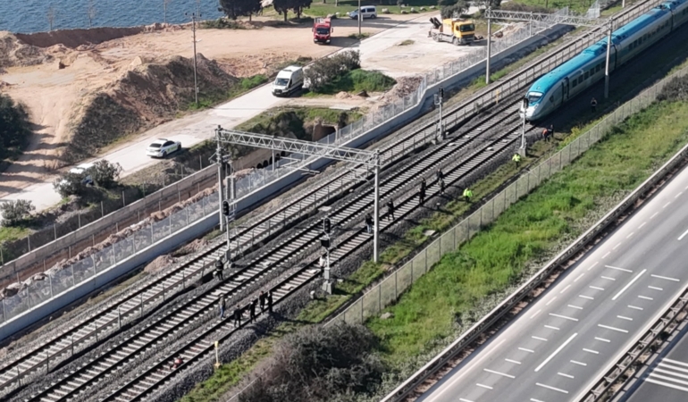 Kocaeli'de YHT Hattında Acı Kayıp Raylara Atlayan Şahıs Kurtarılamadı