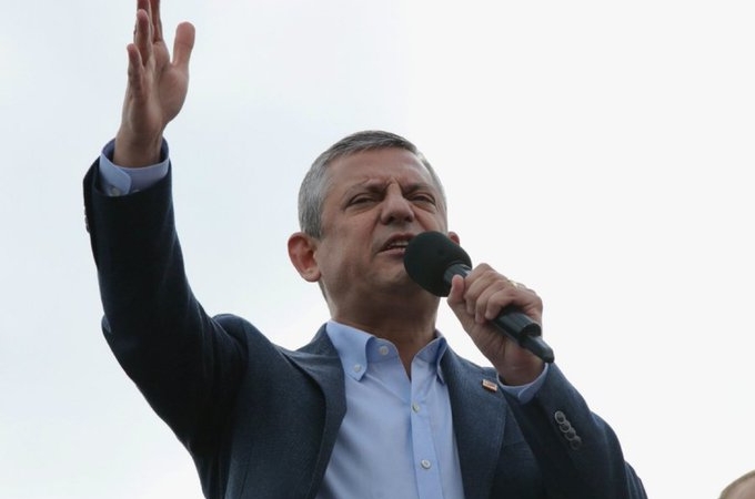 Özgür Özel Gençlere Vergisiz Teknoloji, Emekliye Asgari Ücret Ayarı!