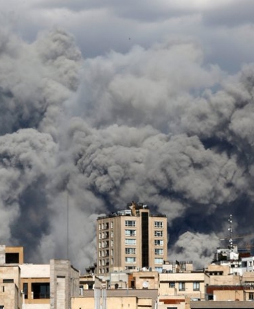 Tahran Semalarında Kara Dumanlar! İsrail, İran Devlet Televizyonu’nu Vurdu