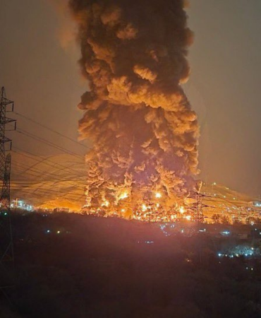 Tahran’ın Enerji Damarı Kesildi! Dev Petrol Deposu Vuruldu, Şehir Yanıyor