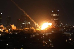 Tel Aviv Alevler İçinde! İran Füzesinin İsabet Anı Kamerada