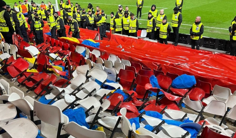 UEFA'dan Fenerbahçe'ye Ağır Ceza!