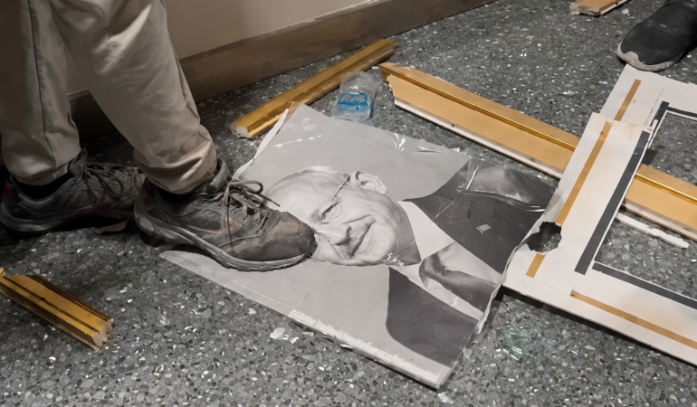 Kılıçdaroğlu Fotoğrafı Ayaklar Altında Kaldı
